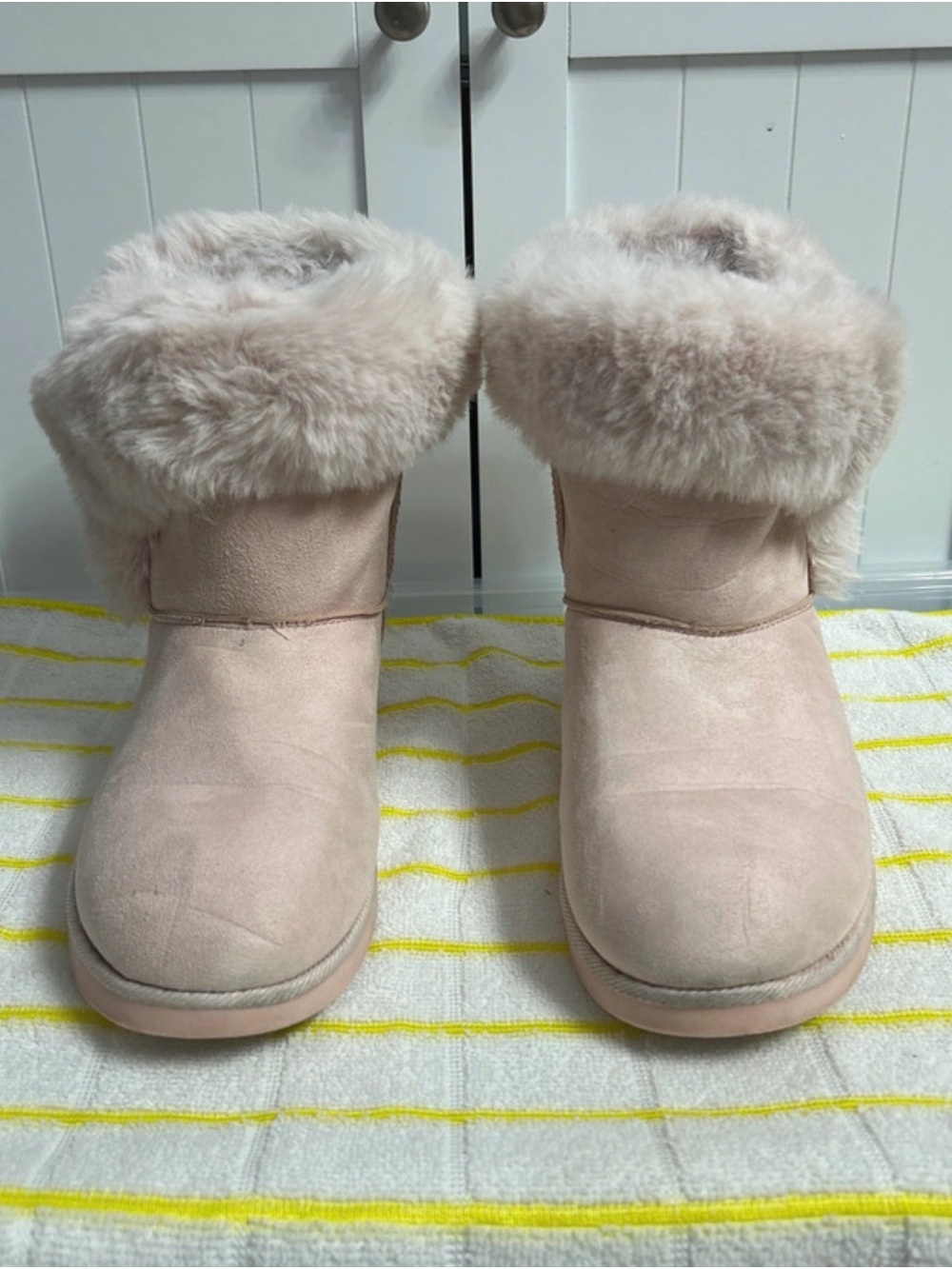 Juicy Couture Blush Pink Faux Fur Winter Boots Size US 9, UK 7, EURO 39-40